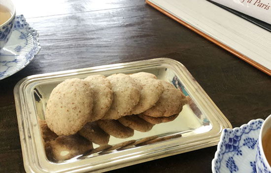 almond-sesame-cookies