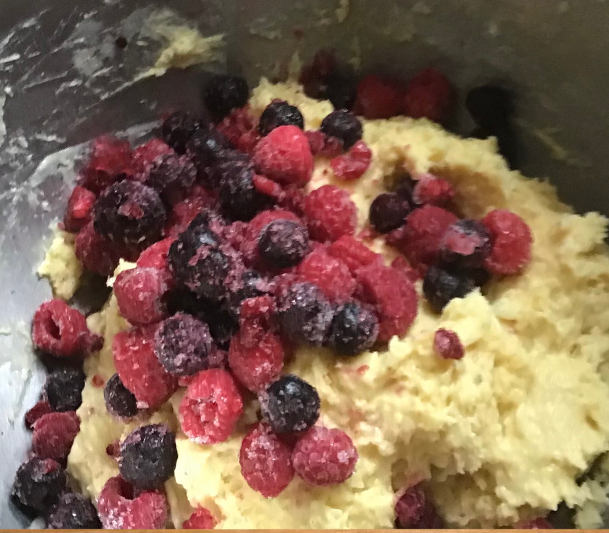 mixed-berry-muffins